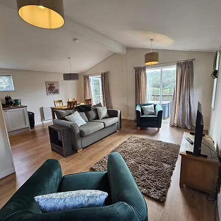 Two Bedroom In The Country - Owl, Peacock & Meadow Lodge