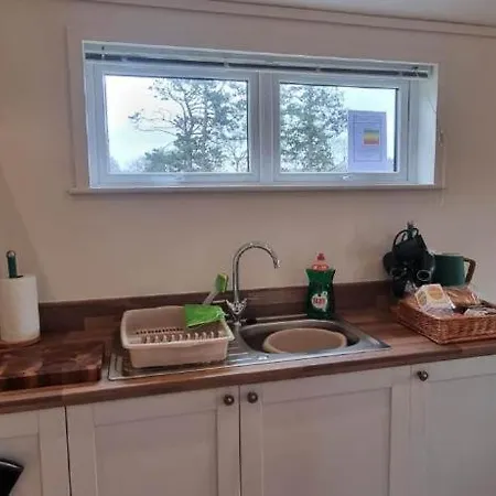 Two Bedroom In The Country - Owl, Peacock & Meadow Lodge